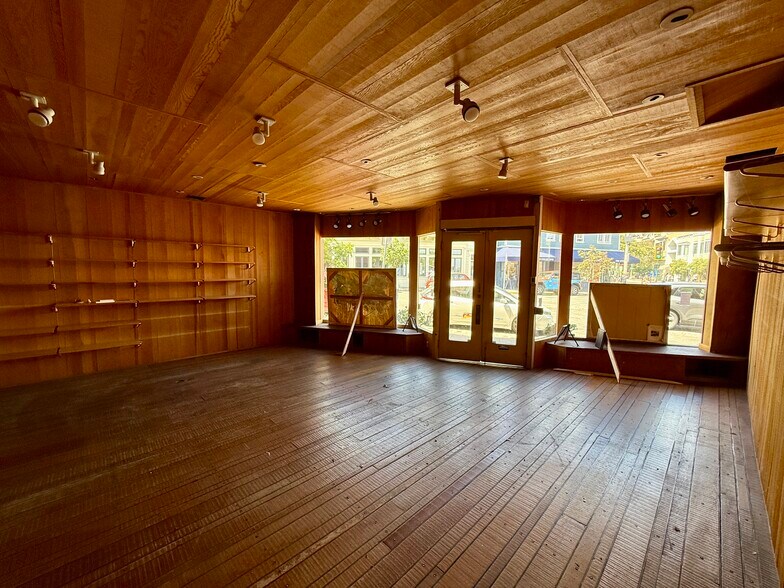 More Photos Of 631-633 Bridgeway, Sausalito Storefront Retail Office For Lease