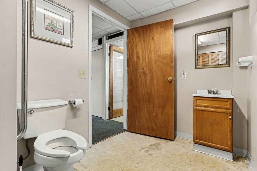 More Photos Of 200 Westfall Rd, Rochester Office For Sale