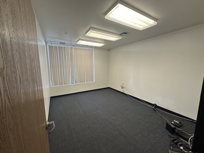 More Photos Of 7163 Old 215 Frontage Rd, Moreno Valley Research And Development For Lease