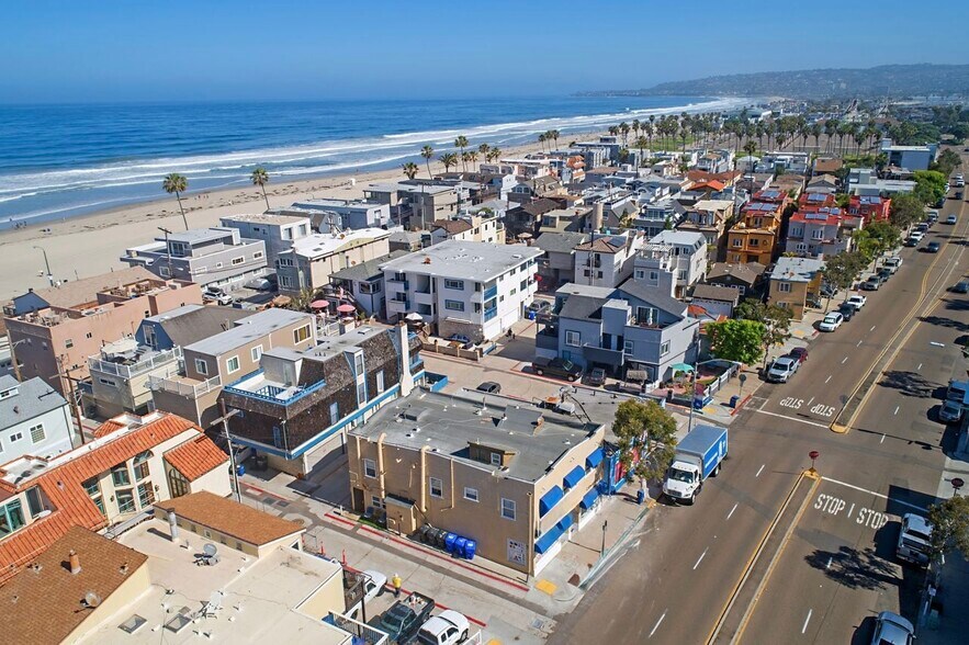 More Photos Of 2886-2888 Mission Blvd, San Diego Storefront Retail Residential For Lease