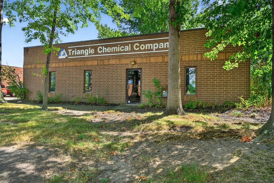 More Photos Of 7027 Spinach Dr, Mentor Warehouse For Sale