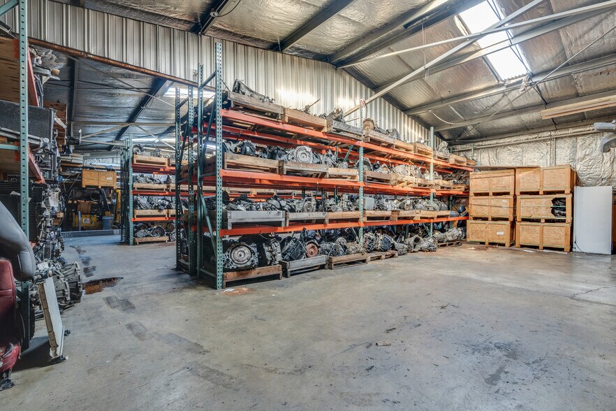More Photos Of 116 Old Thomas Bridge Rd, Bluff City Warehouse For Lease