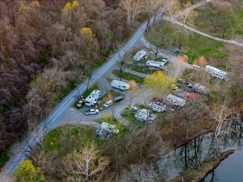 More Photos Of 9596 N 447 Rd, Spavinaw Trailer Camper Park For Sale