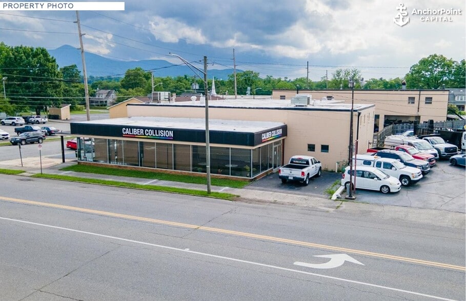 More Photos Of 327 S College Ave, Salem Auto Repair For Sale