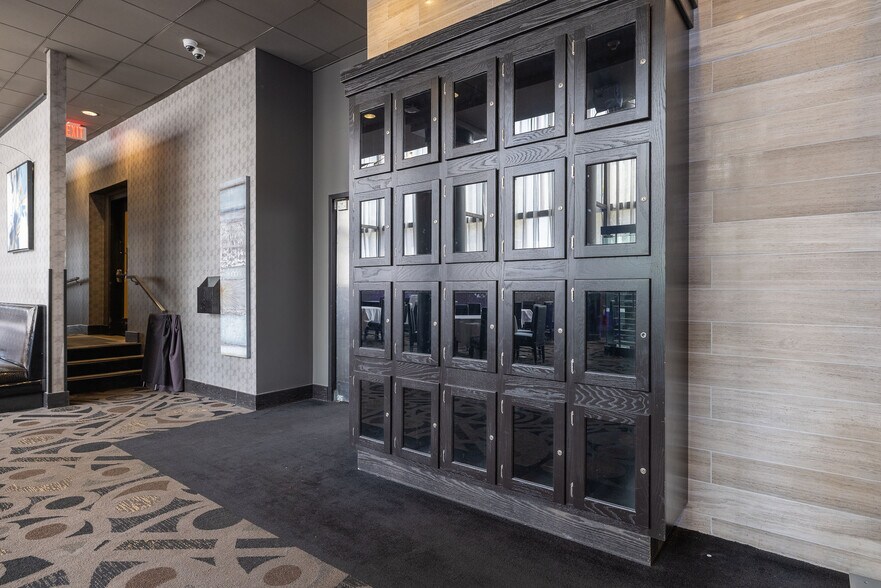 More Photos Of 125 E Main St, Rochester Hotel For Lease