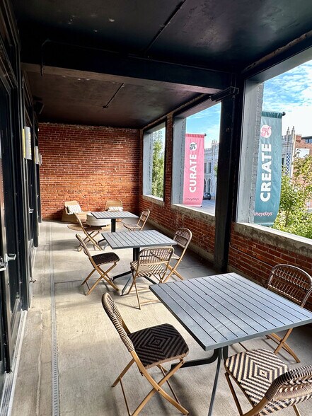 More Photos Of 3139-3141 Olive St, Saint Louis Office For Lease
