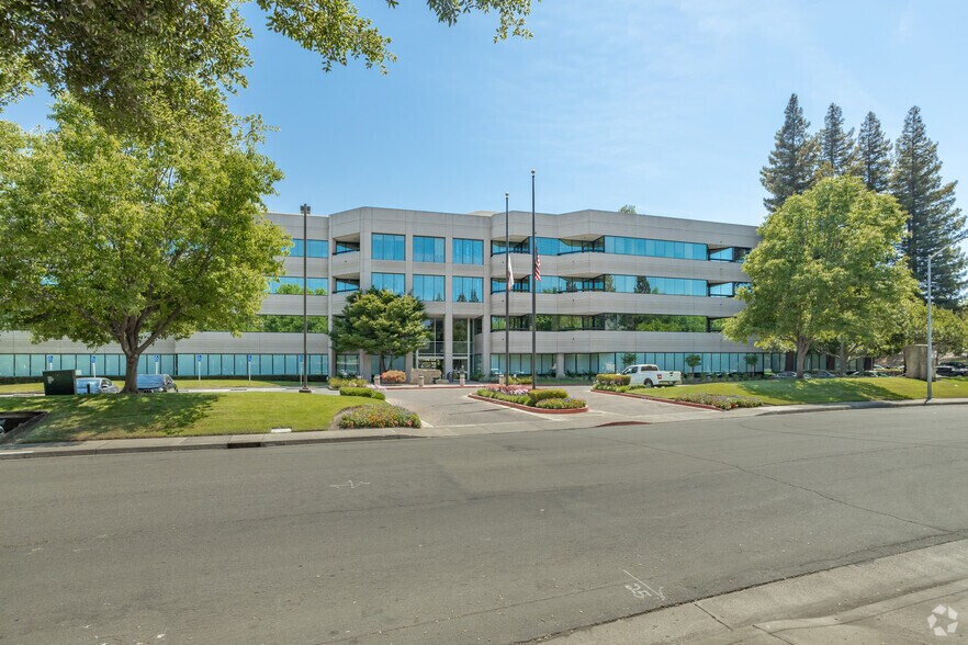 More Photos Of 2150 River Plaza Dr, Sacramento Office For Lease