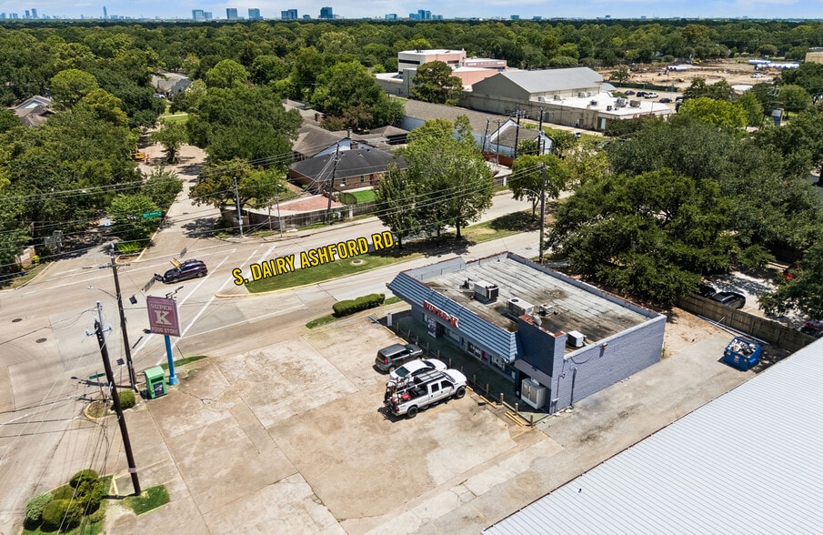 More Photos Of 1326 S Dairy Ashford Rd, Houston Convenience Store For Sale