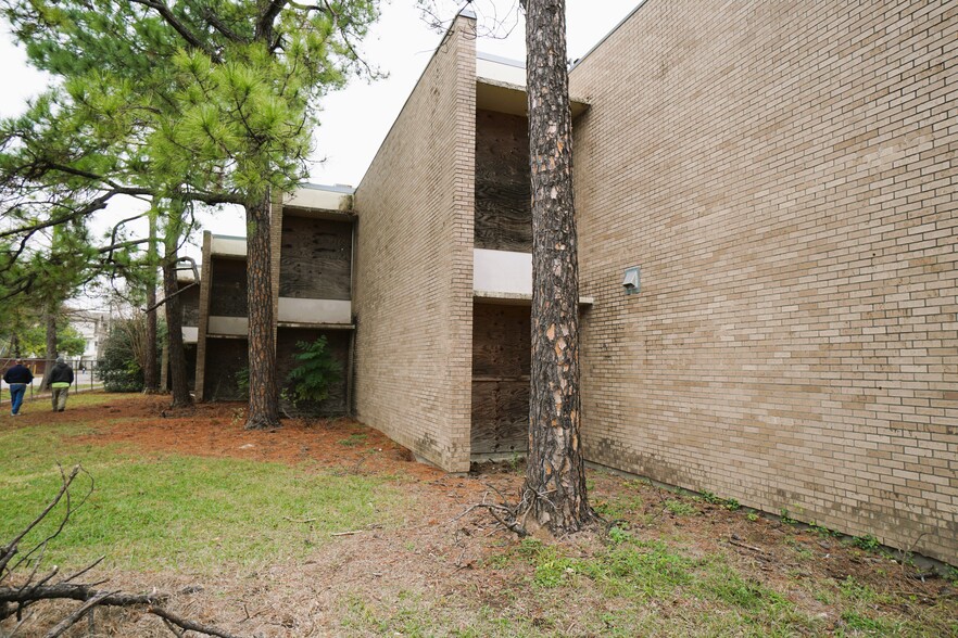 More Photos Of 5909 England St, Houston Schools For Sale