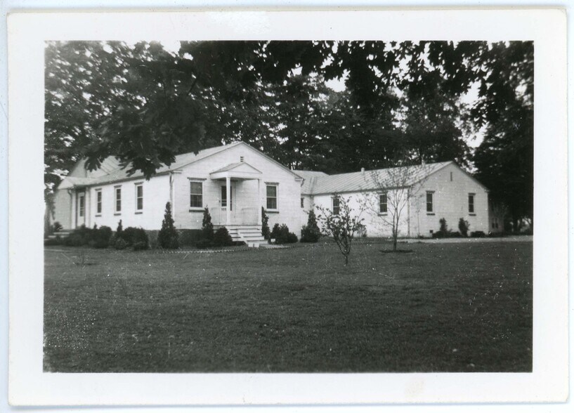 More Photos Of 7392 S Broadway, Red Hook Freestanding For Sale