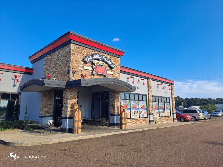 More Photos Of 1803 Pike Point Pl, Mccomb Restaurant For Sale