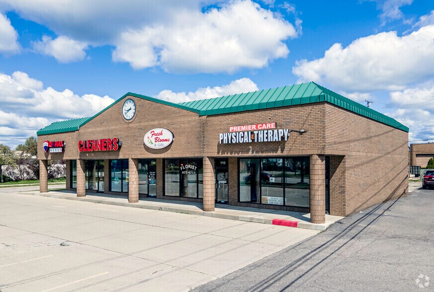Primary Photo Of 100-160 W 13 Mile Rd, Madison Heights Storefront Retail Office For Lease