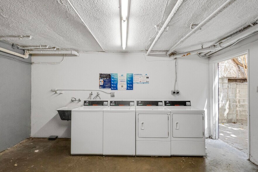 More Photos Of 944 N Orange Grove Ave, Los Angeles Apartments For Sale