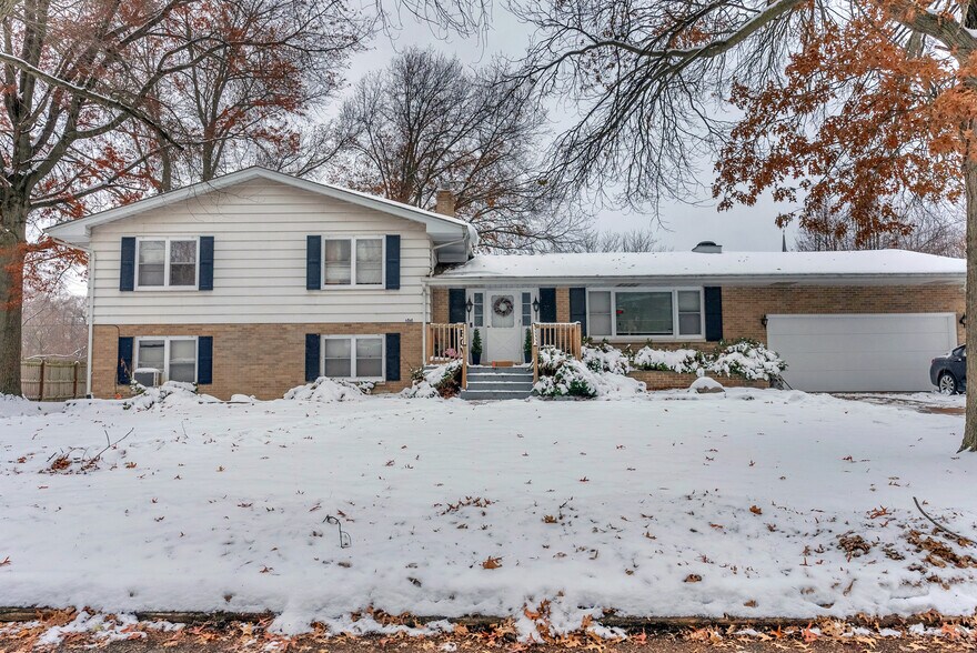 More Photos Of 6860 Delaware St, Merrillville Apartments For Sale