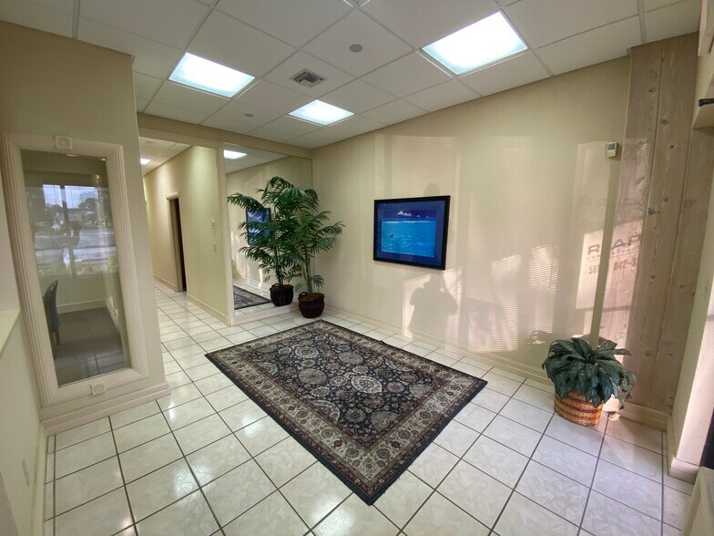 More Photos Of 4152-4230 Blue Heron Blvd W, Riviera Beach Medical For Sale