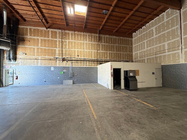 More Photos Of 901-909 Harkins Rd, Salinas Warehouse For Lease