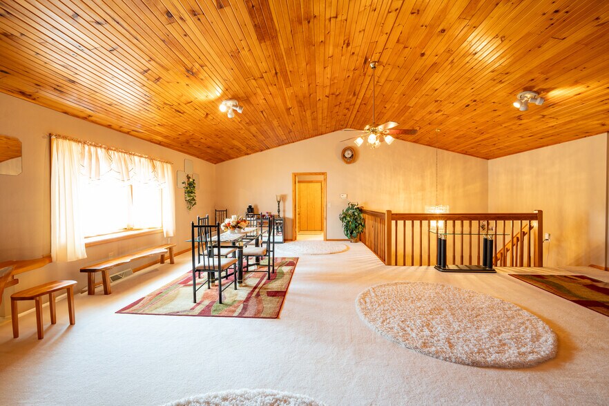 More Photos Of 608 N Chestnut St, Derry Restaurant For Sale