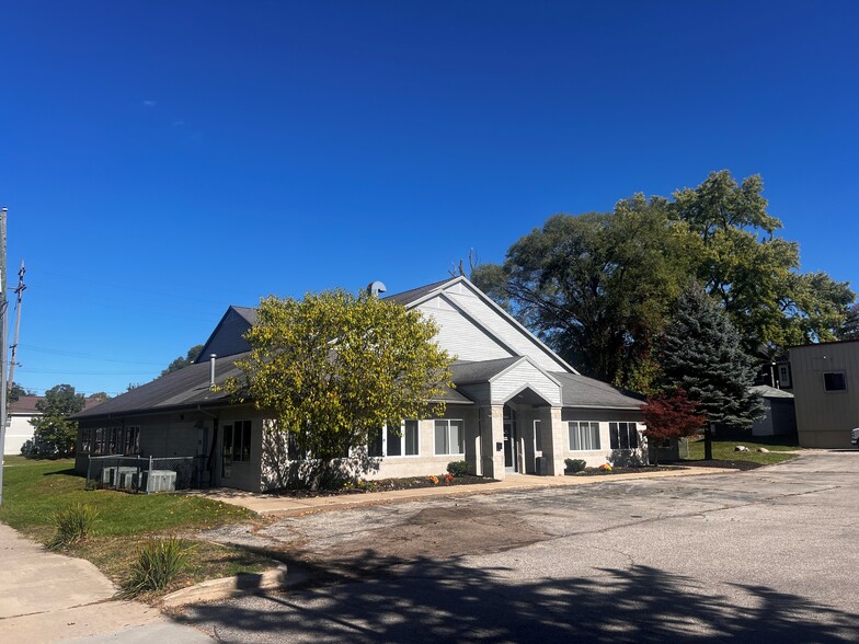 Primary Photo Of 940 Clancy Ave NE, Grand Rapids Office For Sale