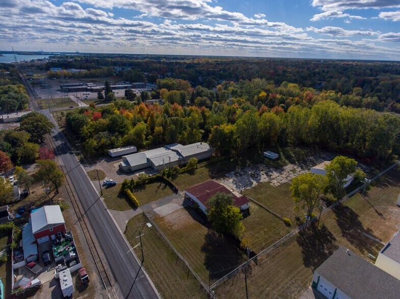 More Photos Of 3905 32nd St, Port Huron Truck Terminal For Sale