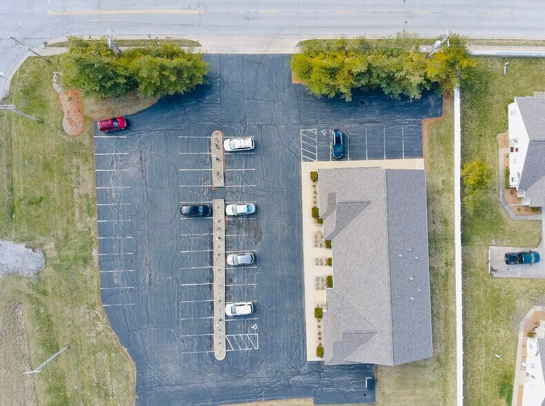 More Photos Of 1110 Arbor Dr, Decatur Medical For Sale