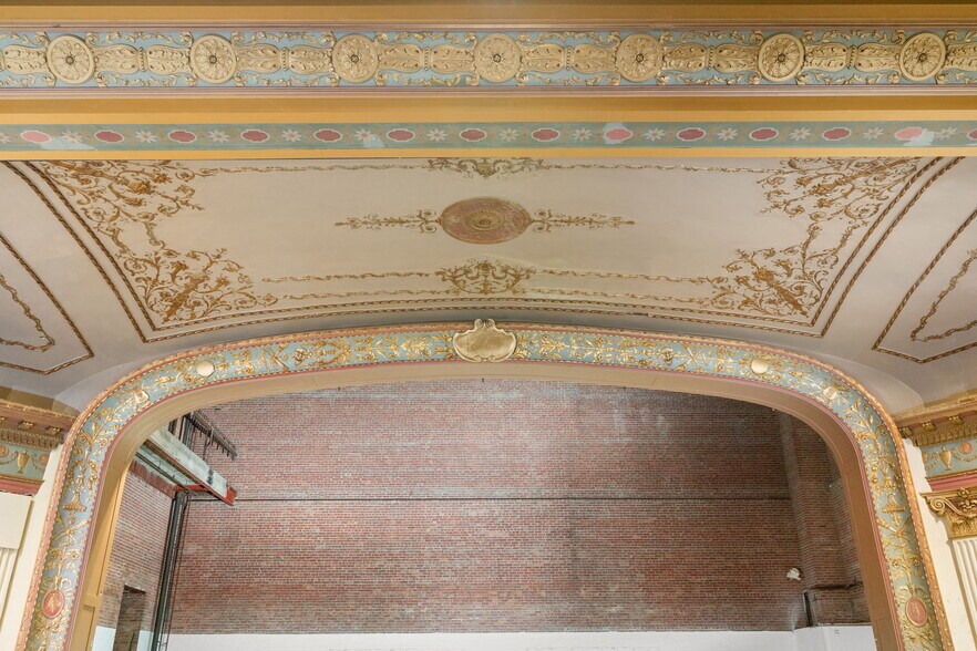 More Photos Of 323 Wall St, Kingston Theater Concert Hall For Lease
