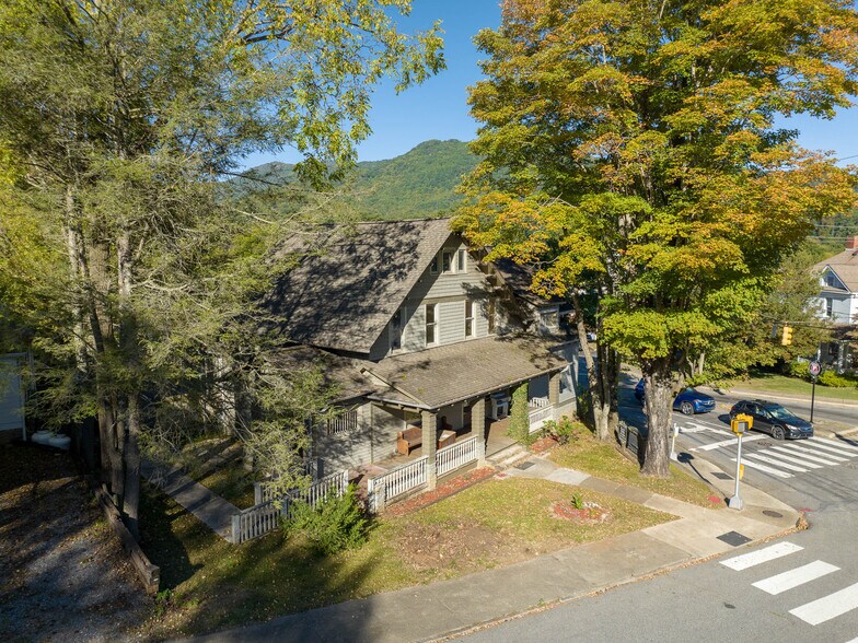 More Photos Of 99 Walnut St, Waynesville Office Residential For Sale