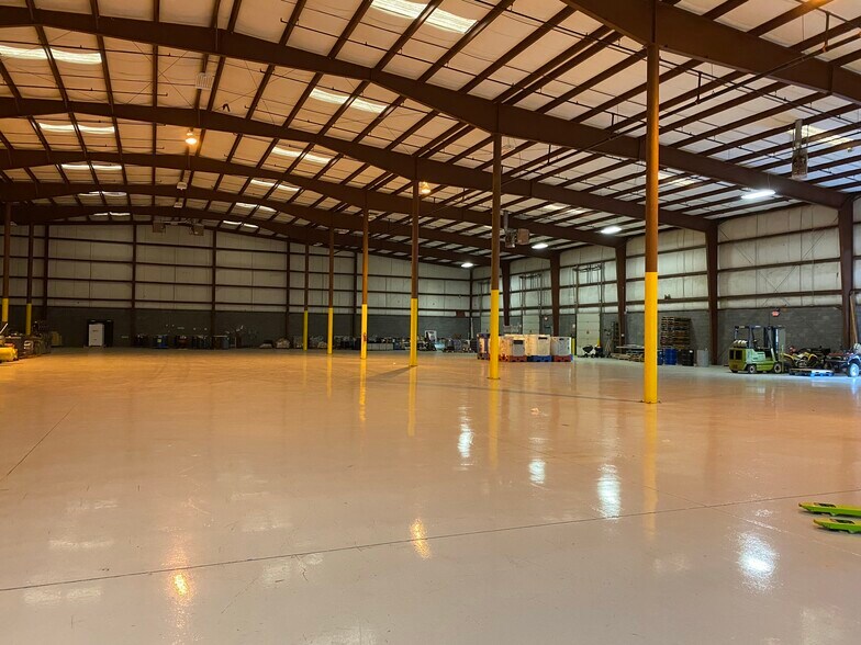 More Photos Of 923 N Lenola Rd, Moorestown Warehouse For Lease