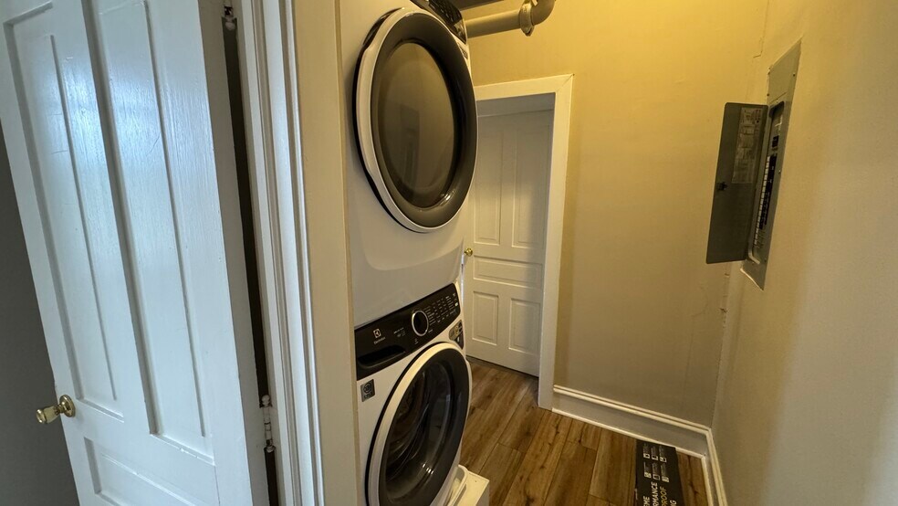 More Photos Of 312-314 W Broad St, Quakertown Office For Sale