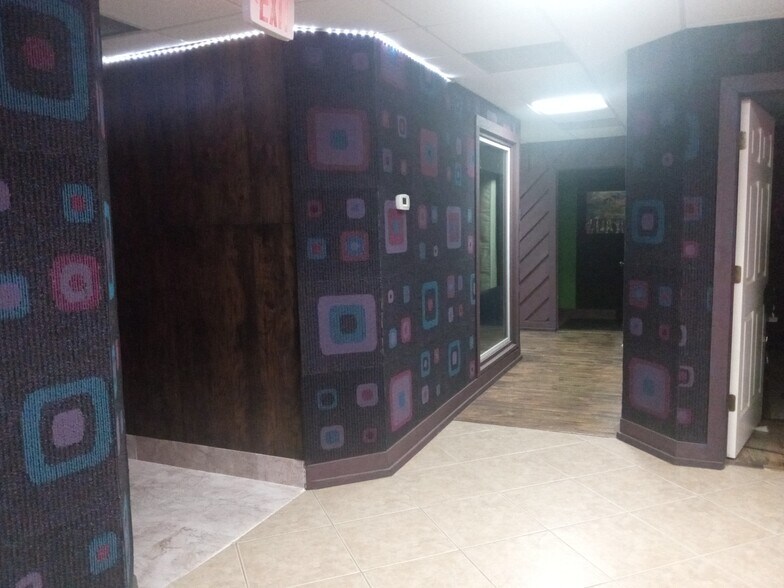 More Photos Of 200 W Malloy Bridge Rd, Seagoville Flex For Sale