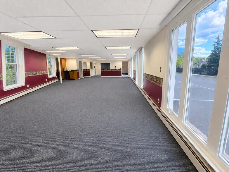 More Photos Of 6 Daniel Webster Hwy, Nashua Office For Lease