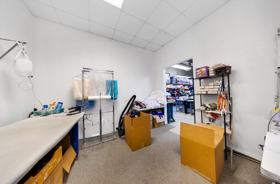 More Photos Of 2693 W 76th St, Hialeah Warehouse For Sale