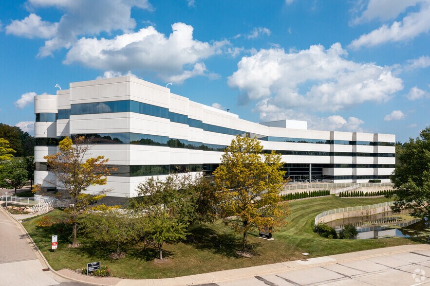 Primary Photo Of 25925 Telegraph Rd, Southfield Office For Lease
