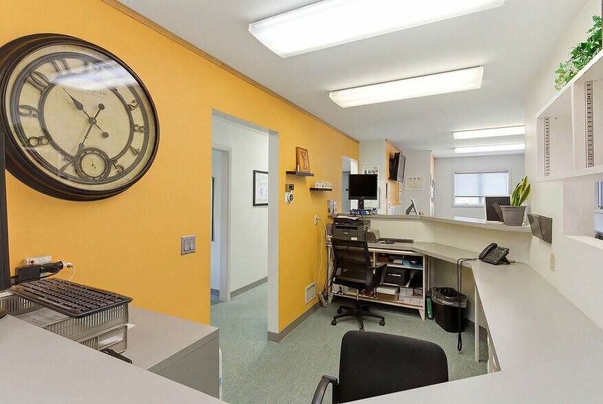 More Photos Of 801 Hughes Dr, Hamilton Office Residential For Sale