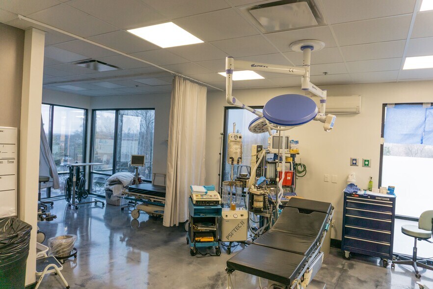 More Photos Of 7535 S Union Park Ave, Midvale Medical For Lease