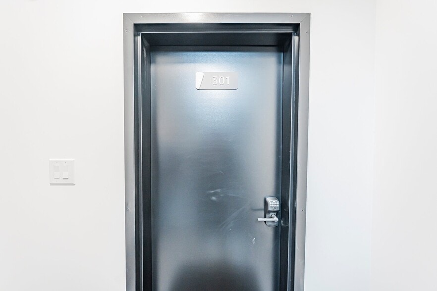 More Photos Of 14 Holmesdale Rd, Toronto Apartments For Sale