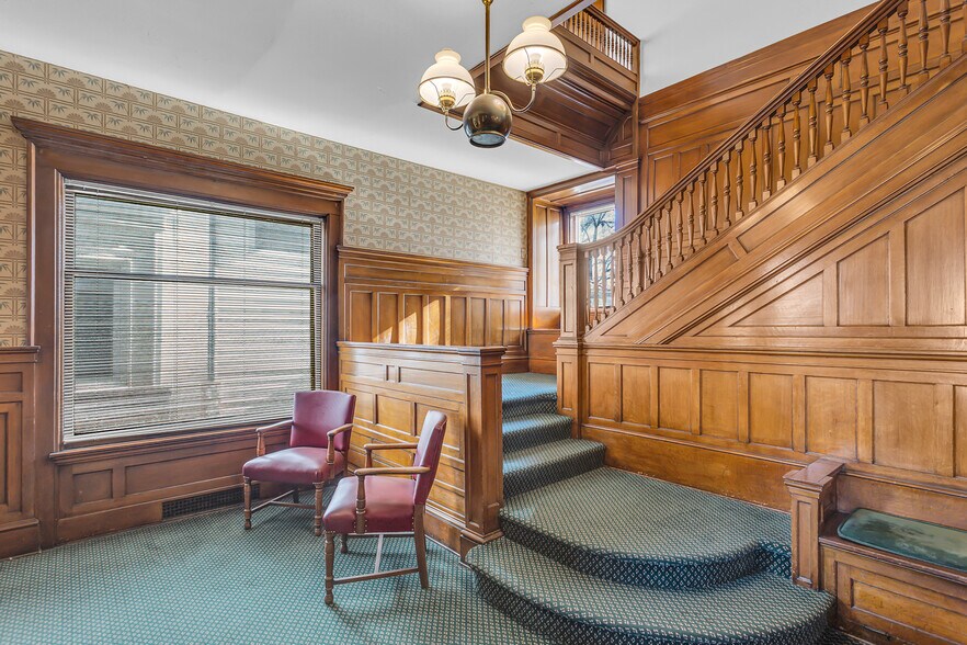 More Photos Of 601 S Jackson St, Jackson Office For Sale