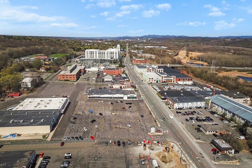 More Photos Of 90 Broadway, Menands Storefront For Lease