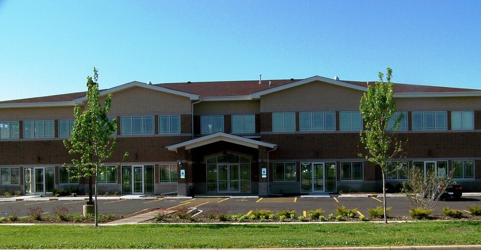 More Photos Of 2172 Blackberry Dr, Geneva Medical For Lease