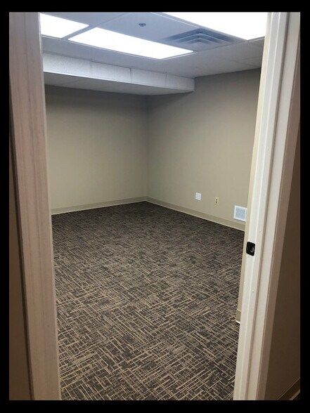 More Photos Of 11901-11909 Central Ave NE, Blaine Medical For Lease