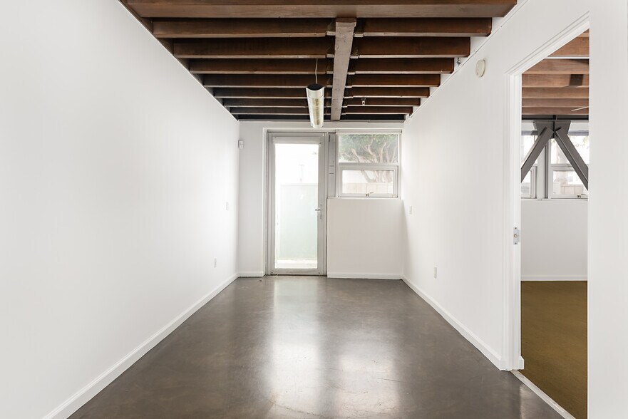 More Photos Of 2100 Abbot Kinney Blvd, Venice Office For Lease
