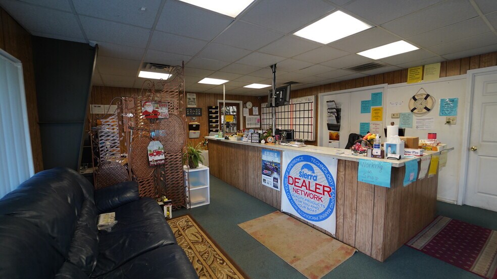 More Photos Of 477 Lytton St, Troutman Manufacturing For Sale