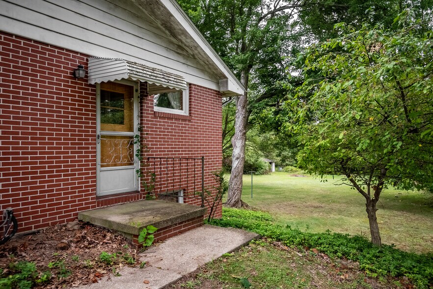 More Photos Of 519 N Hermitage Rd, Hermitage Office Residential For Sale