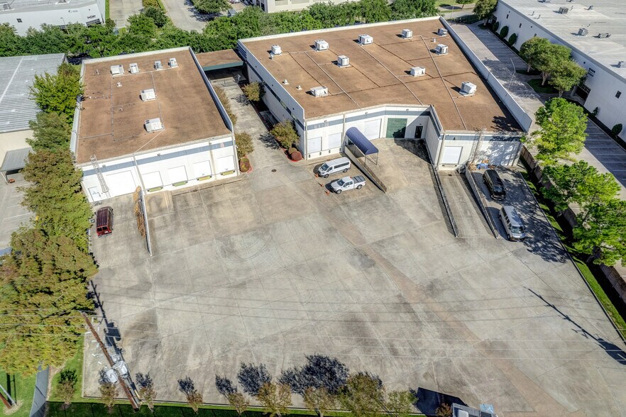 More Photos Of 16503 Air Center Blvd, Houston Unknown For Lease