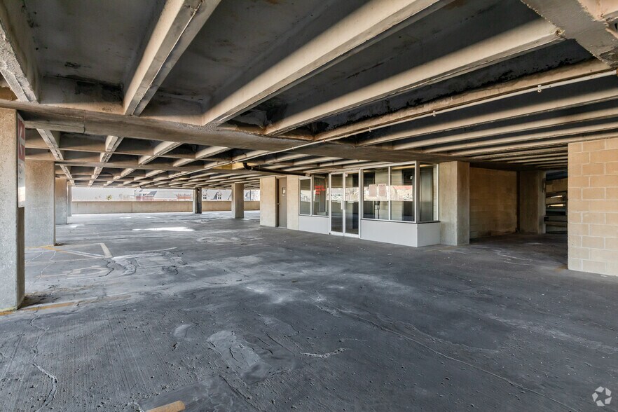 More Photos Of 222 NE Monroe St, Peoria Office For Sale