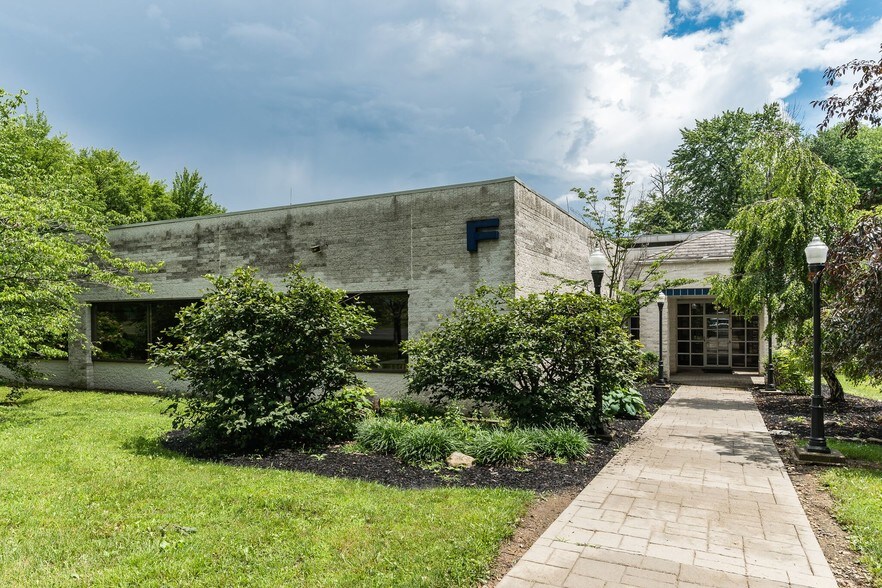 Primary Photo Of 3825 Columbus Rd, Granville Business Park For Lease