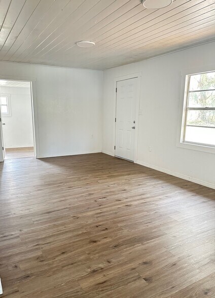 More Photos Of 1025 W Socrum Loop Rd, Lakeland Manufactured Housing Mobile Home Park For Sale