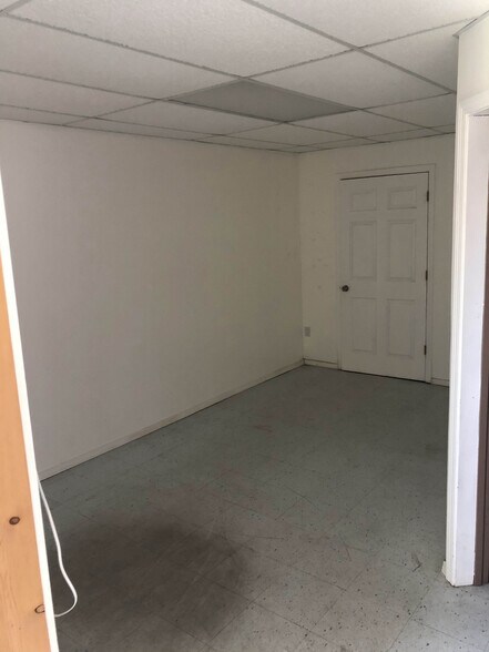 More Photos Of 2016 N Westwood Blvd, Poplar Bluff Freestanding For Sale