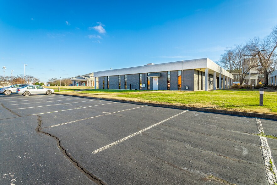 More Photos Of 5751 Cornelison Rd, Chattanooga Office For Sale