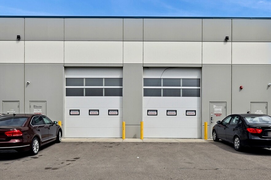 More Photos Of 10985 38th St NE, Calgary Warehouse For Sale