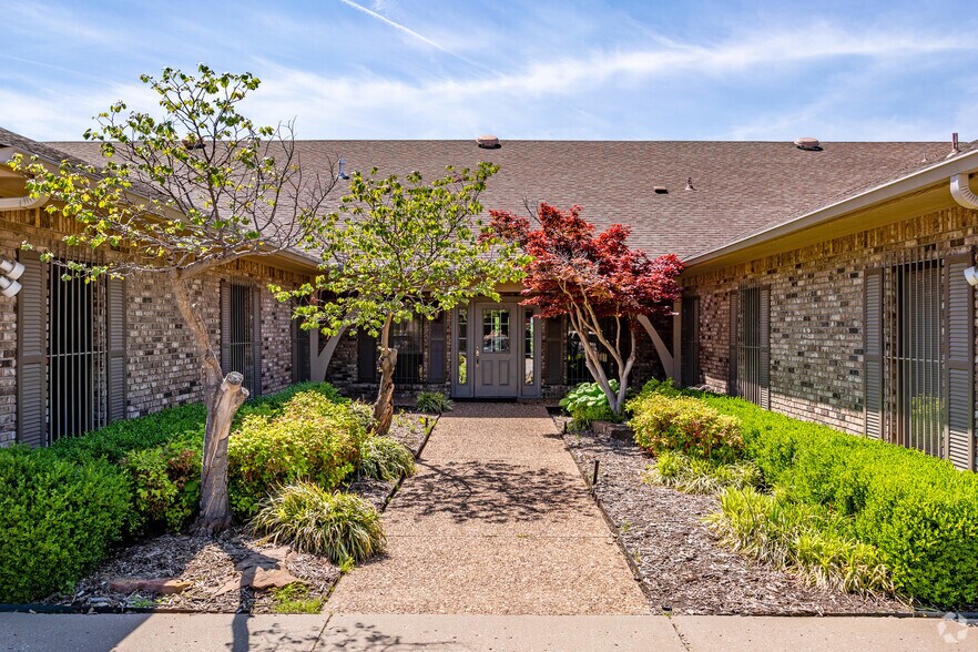 More Photos Of 4835 S Fulton Ave, Tulsa Medical For Lease